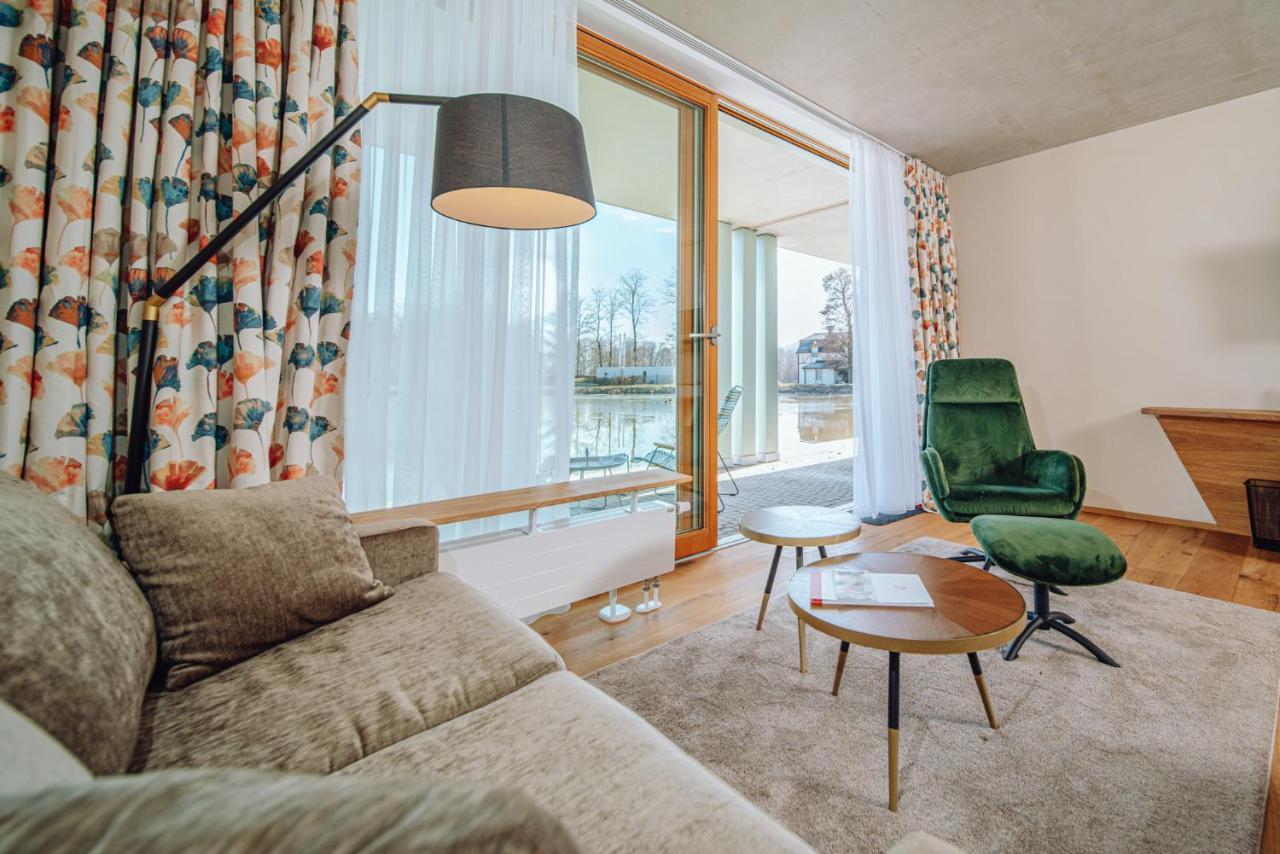 Palac Pakoszow Schlosshotel Wernersdorf Jelenia Gora Exterior photo A suite at the Hotel