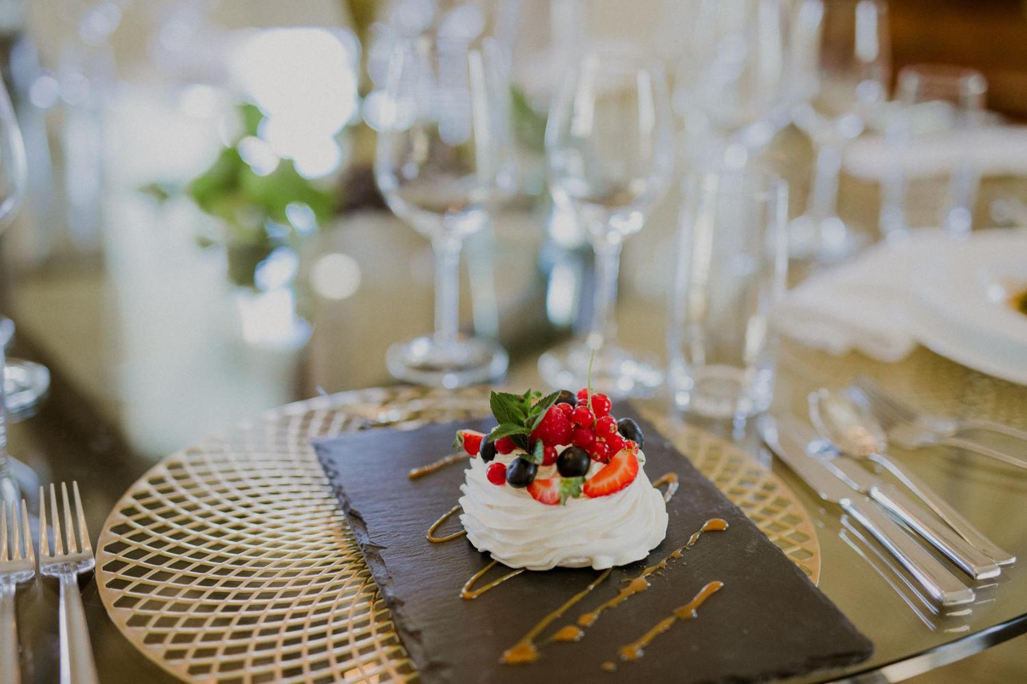 Palac Pakoszow Schlosshotel Wernersdorf Jelenia Gora Exterior photo A fruit meringue