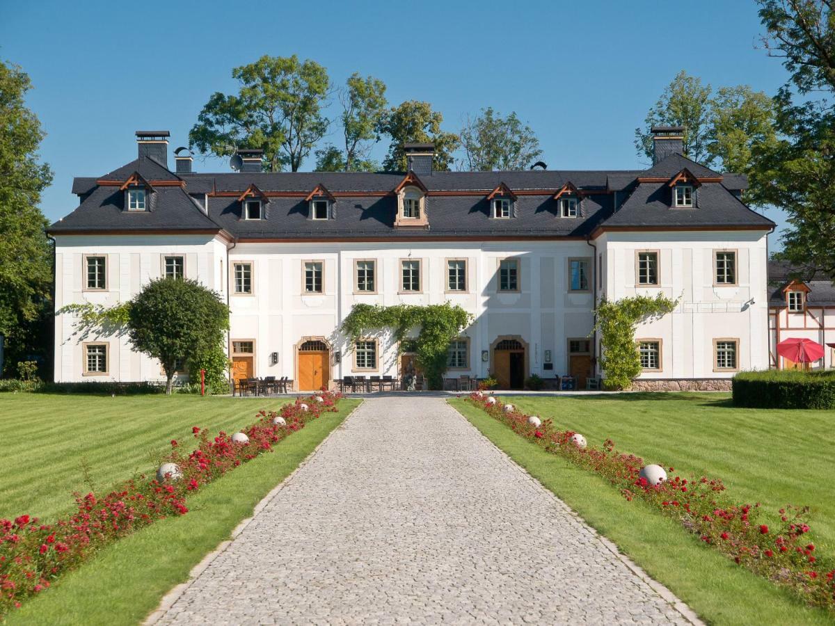 Palac Pakoszow Schlosshotel Wernersdorf Jelenia Gora Exterior photo The main building of the manor