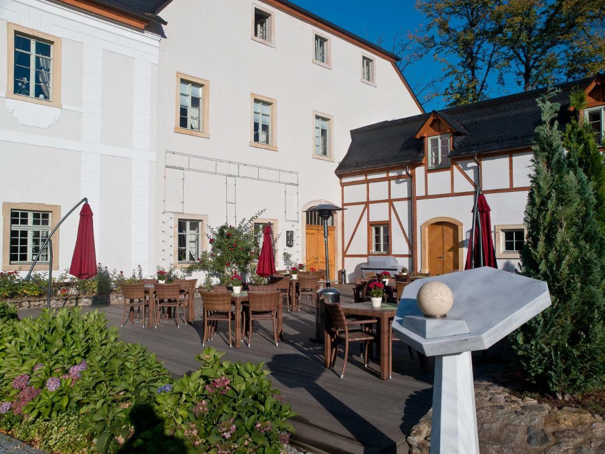 Palac Pakoszow Schlosshotel Wernersdorf Jelenia Gora Exterior photo The former coaching inn